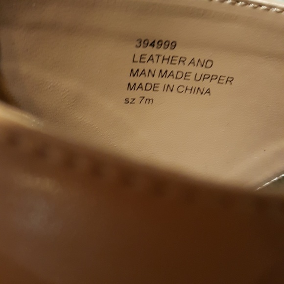 New In Box IMAN Camel & Gold Pumps Zip in Back. 7 - Picture 7 of 8